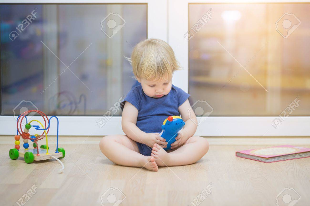 old toy phone with eyes