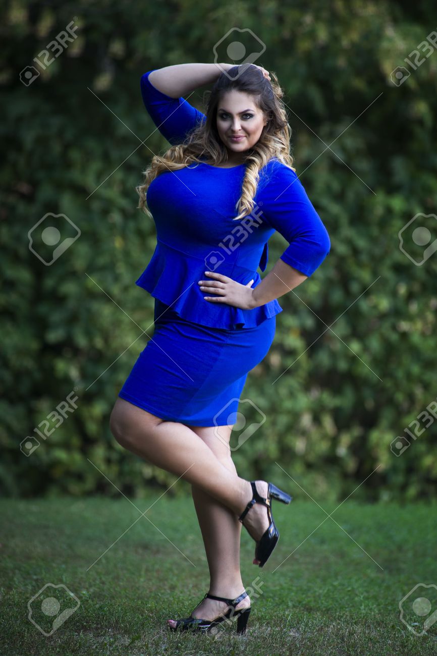 vestido azul céu