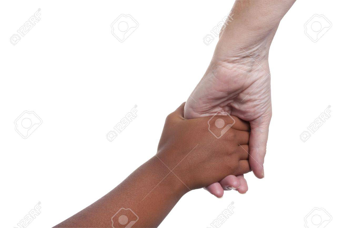 Junge Dunkler Hautfarbe Gemischt Rennen Madchen Hand Halten Altere Messe Senior Frau Hand Hautfarbe Isoliert Gegen Weisse Hintergrund Enthalt Beschneidungspfad Lizenzfreie Fotos Bilder Und Stock Fotografie Image 5476707
