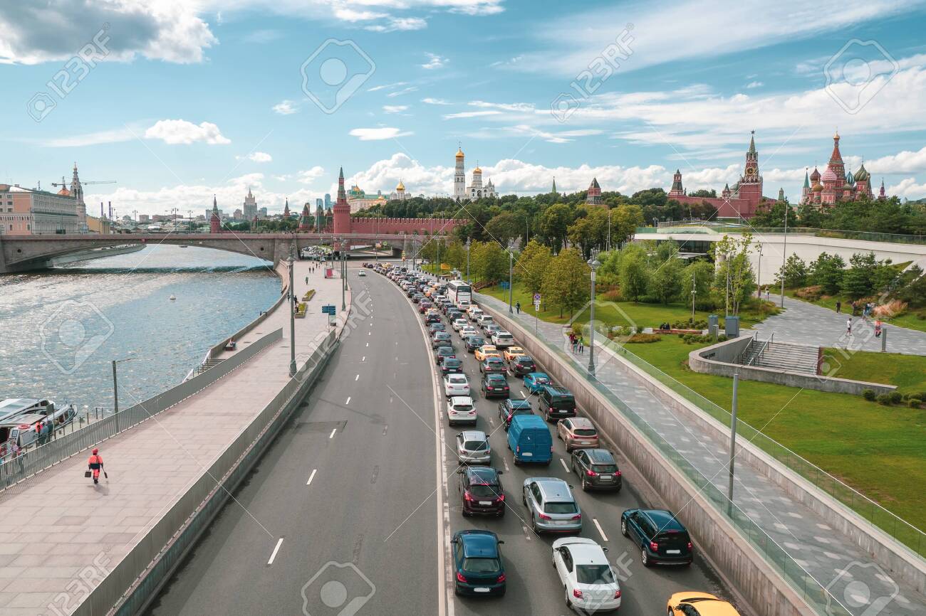 Moscow traffic jam. Cars stands in traffic jam on the city center. - 154380934 Moscow traffic jam. Cars stands in traffic jam on the city center. - 154380934
