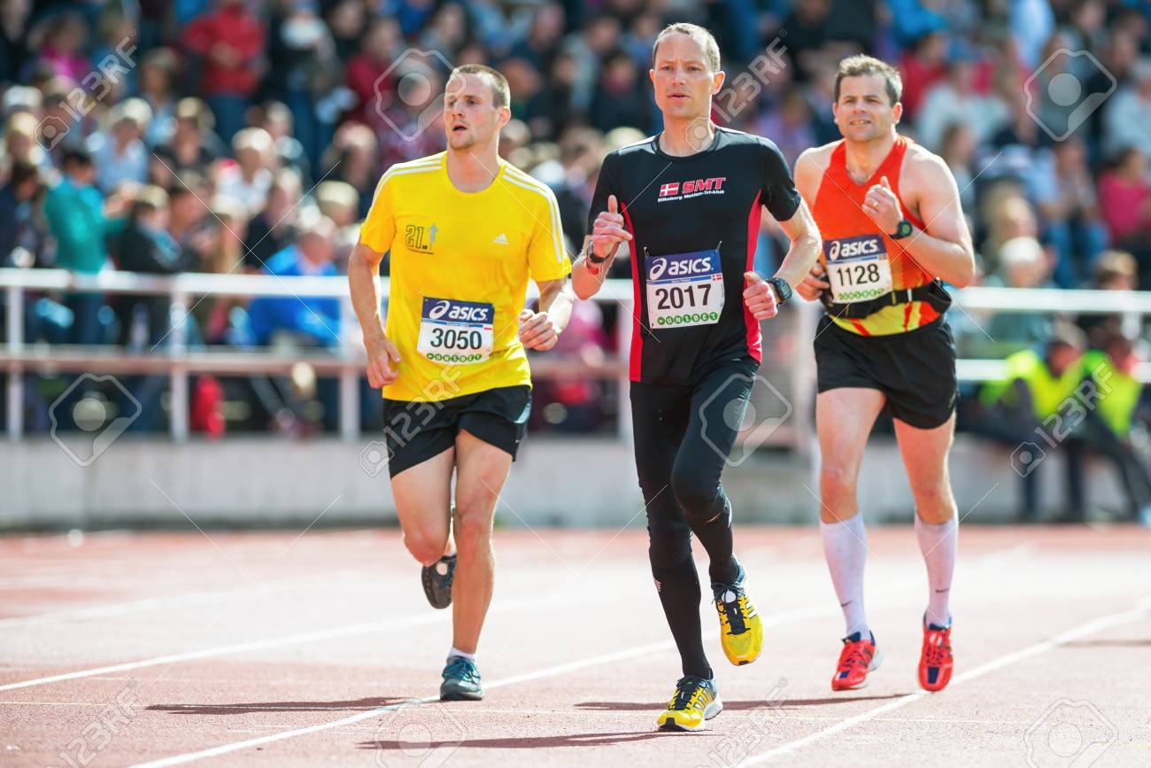 Недели побегать. Футболка бег вреден. Паркур надпись. Third run. New york mets.