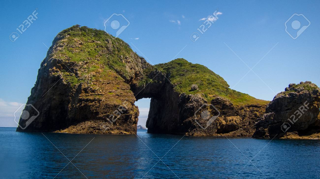 a hole on an isle in the sea - 102545608 a hole on an isle in the sea - 102545608