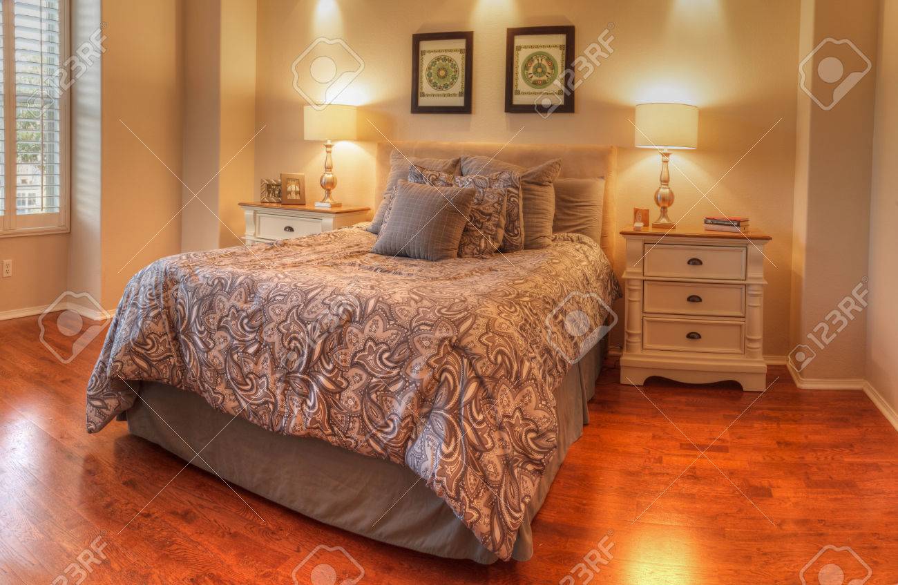 Irvine Ca Usa August 19 2016 Large Master Bedroom With