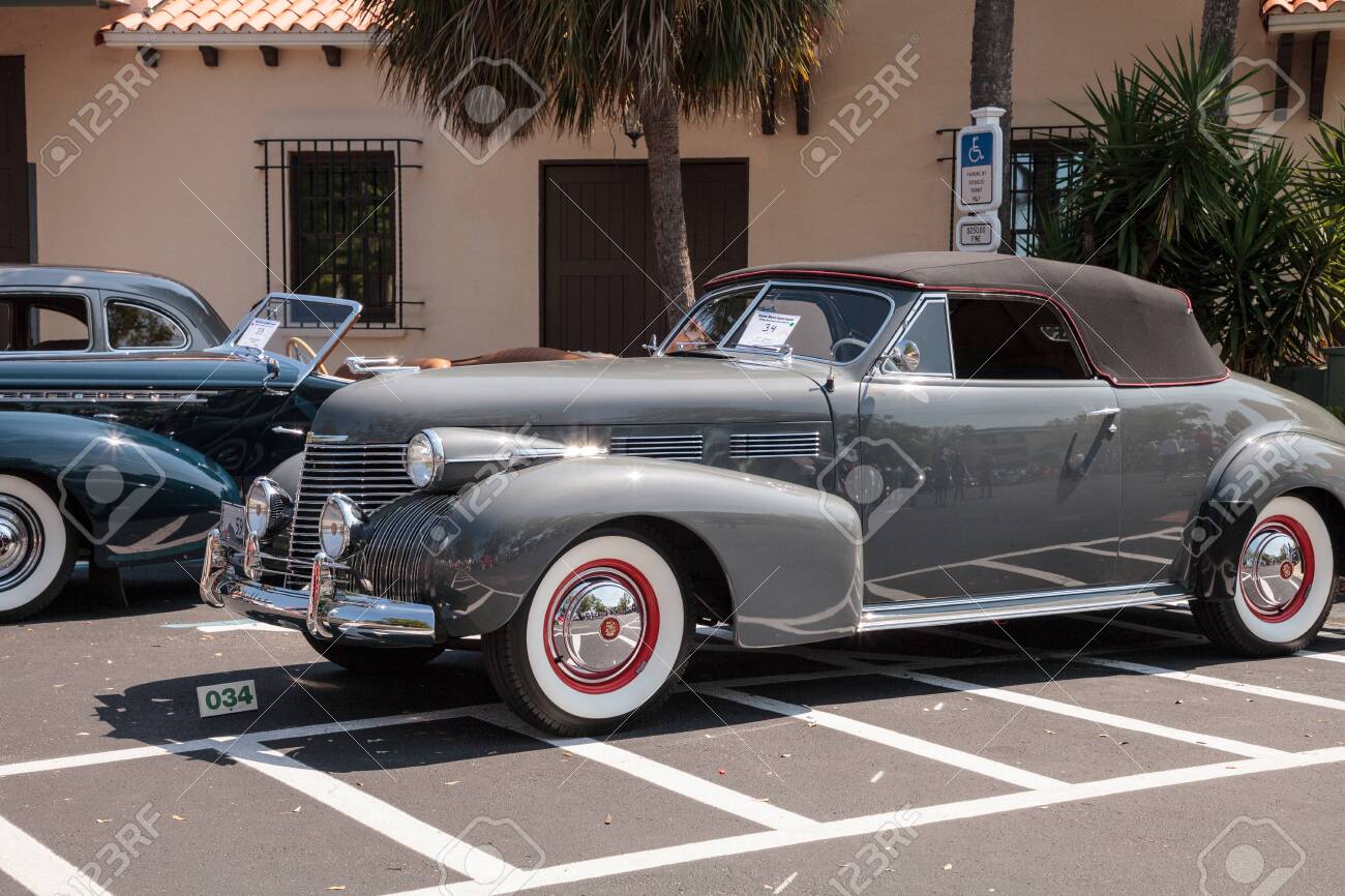 Naples Florida Usa March 23 2019 Grey 1946 Cadillac Series Stock Photo Picture And Royalty Free Image Image 121523348