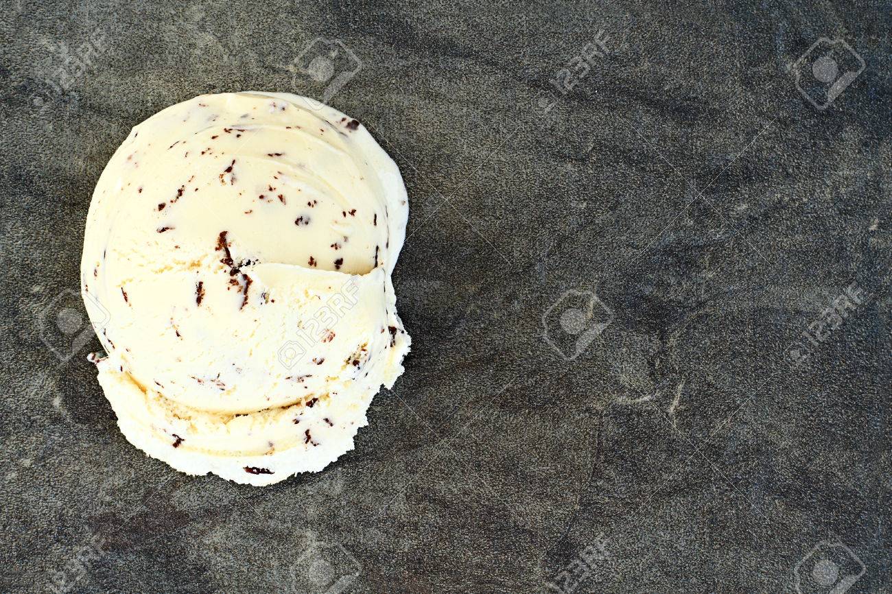 素朴な背景の上おいしいチョコチップ アイス クリーム スクープ の写真素材 画像素材 Image 素朴な背景の上おいしいチョコチップ アイス クリーム スクープ の写真素材 画像素材 Image