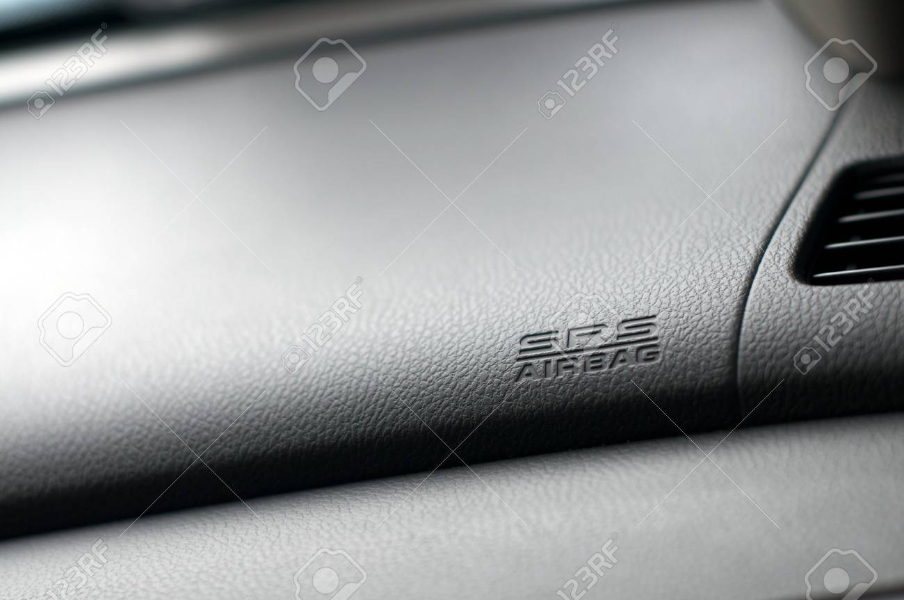 車の中の Srs エアバッグの詳細を閉じる の写真素材 画像素材 Image