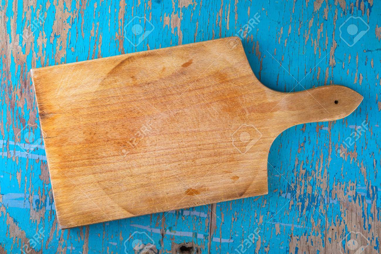 Tabla De Cortar En La Mesa De Cocina De Madera Rústica Copia Espacio ... Tabla De Cortar En La Mesa De Cocina De Madera Rústica Copia Espacio ...