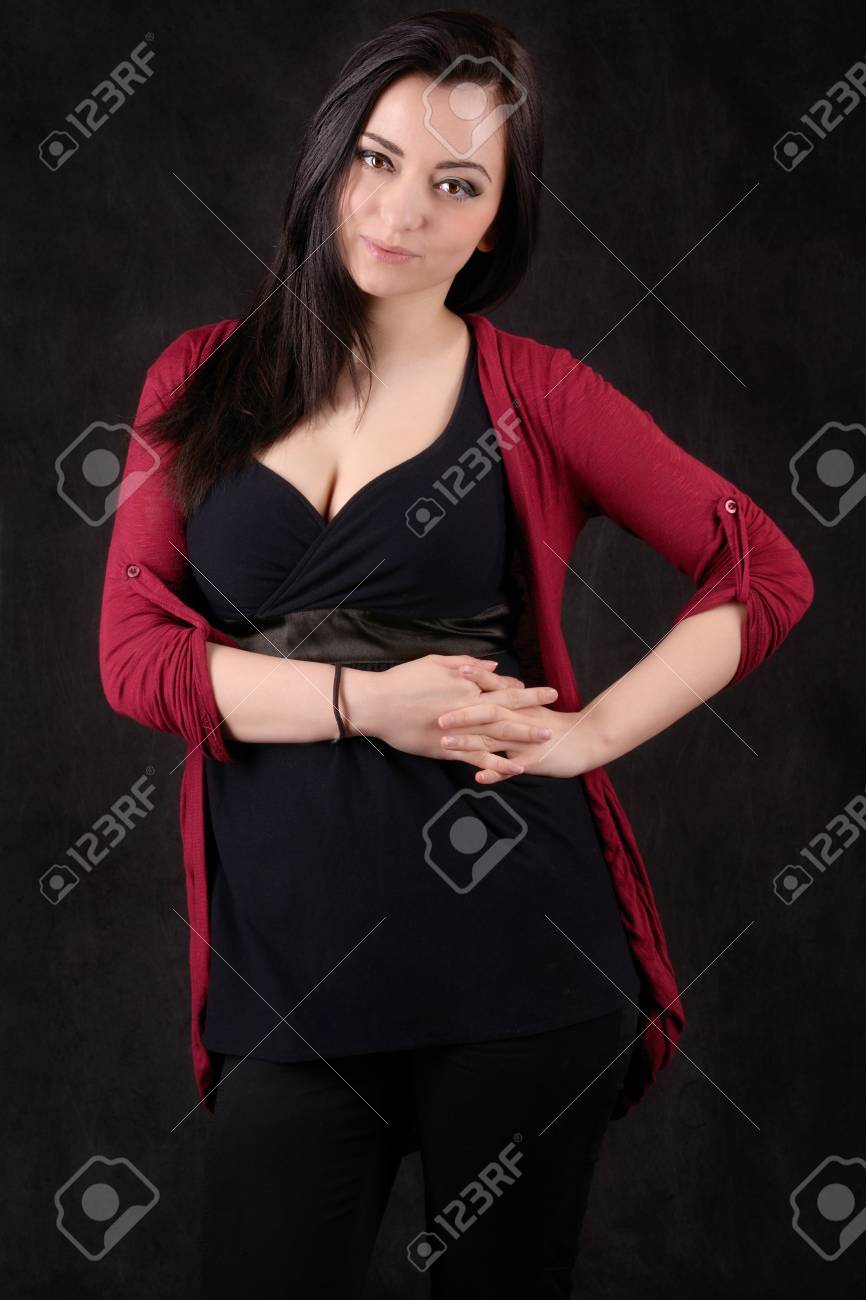 女の子のモデルはカメラにポーズ スタジオです の写真素材 画像素材 Image 1097