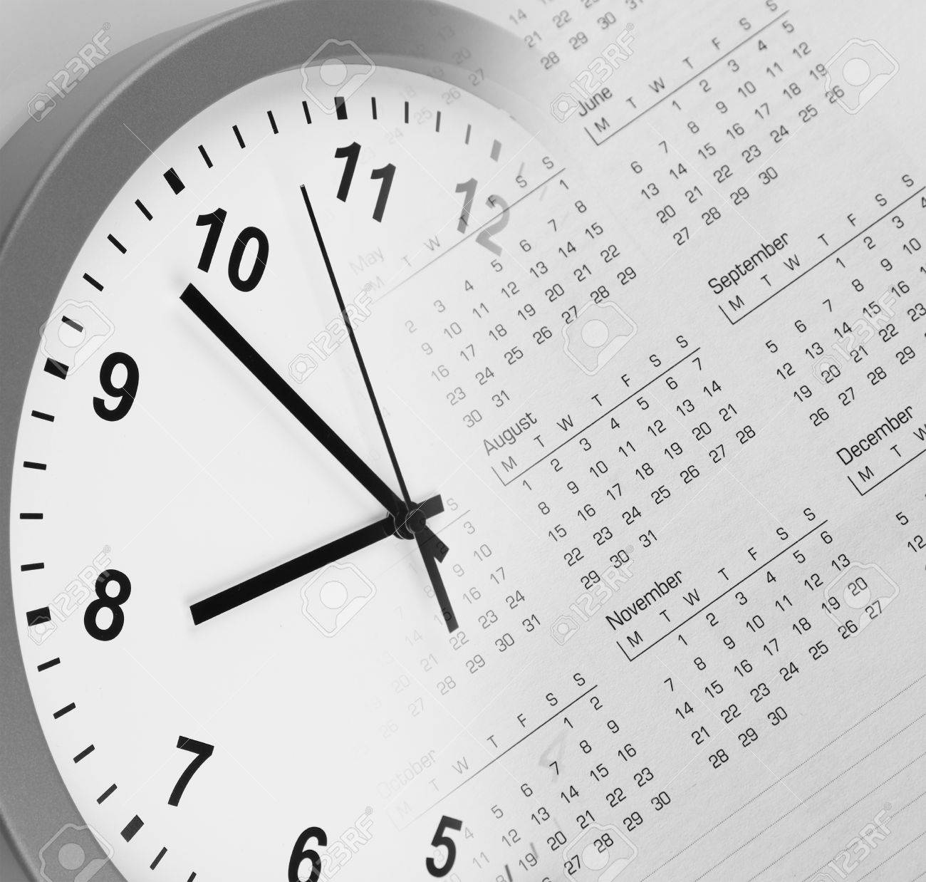 時計の文字盤とカレンダーの複合 の写真素材 画像素材 Image