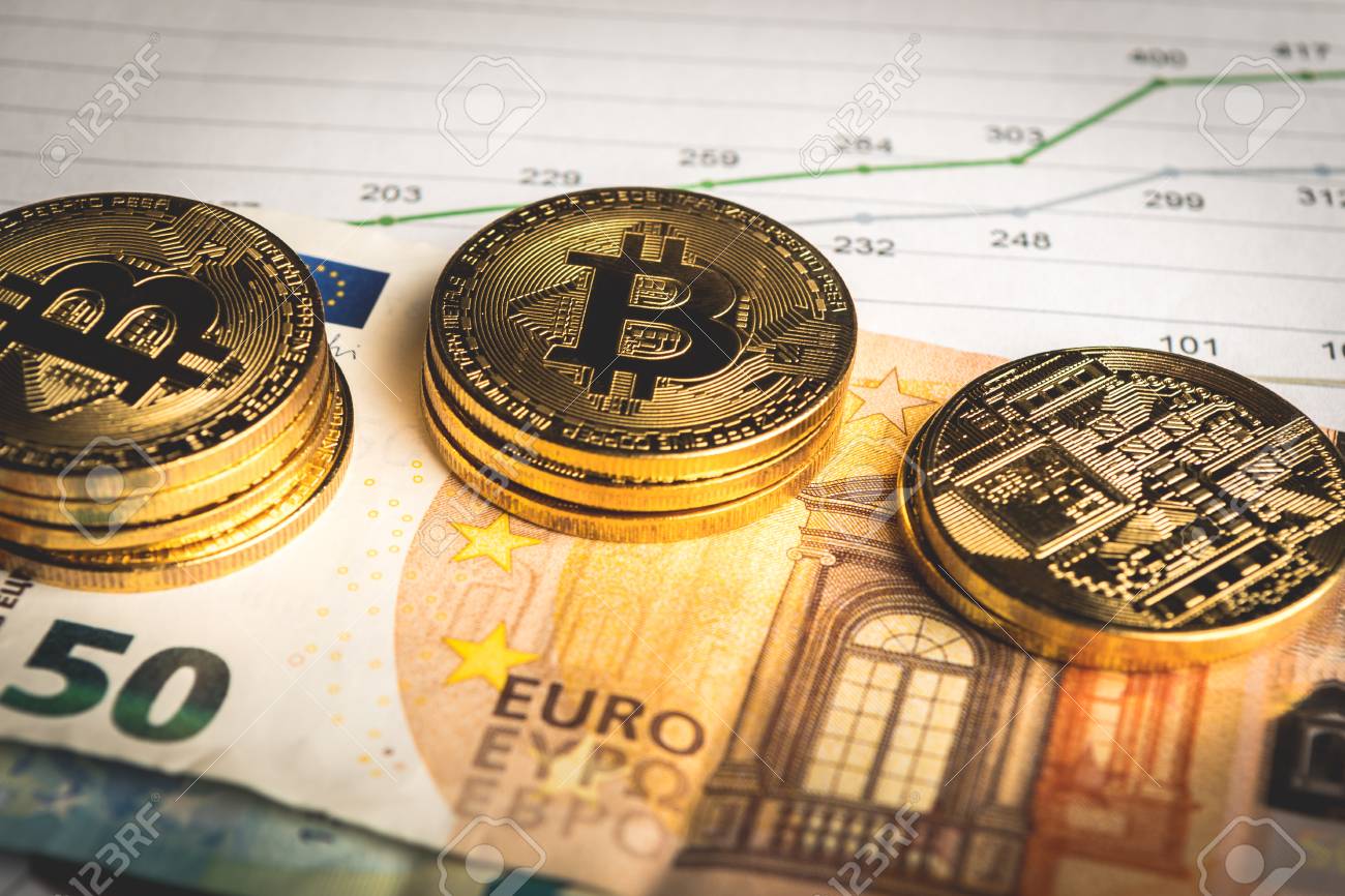 Monedas De Oro De La Moneda Criptográfica Bitcoin Y Euro Papel Moneda  Fotos, retratos, imágenes y fotografía de archivo libres de derecho. Image  112653167