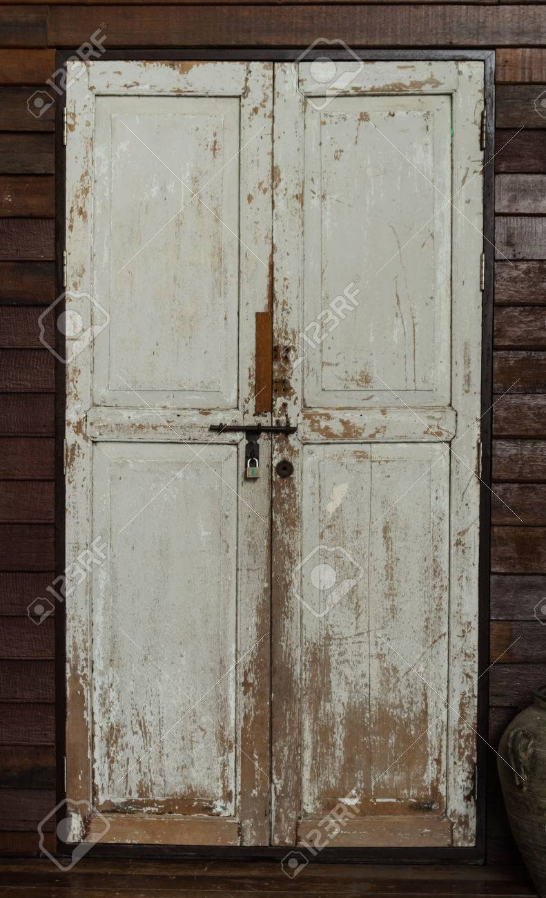 古い白いドア の写真素材・画像素材. Image 38394475.