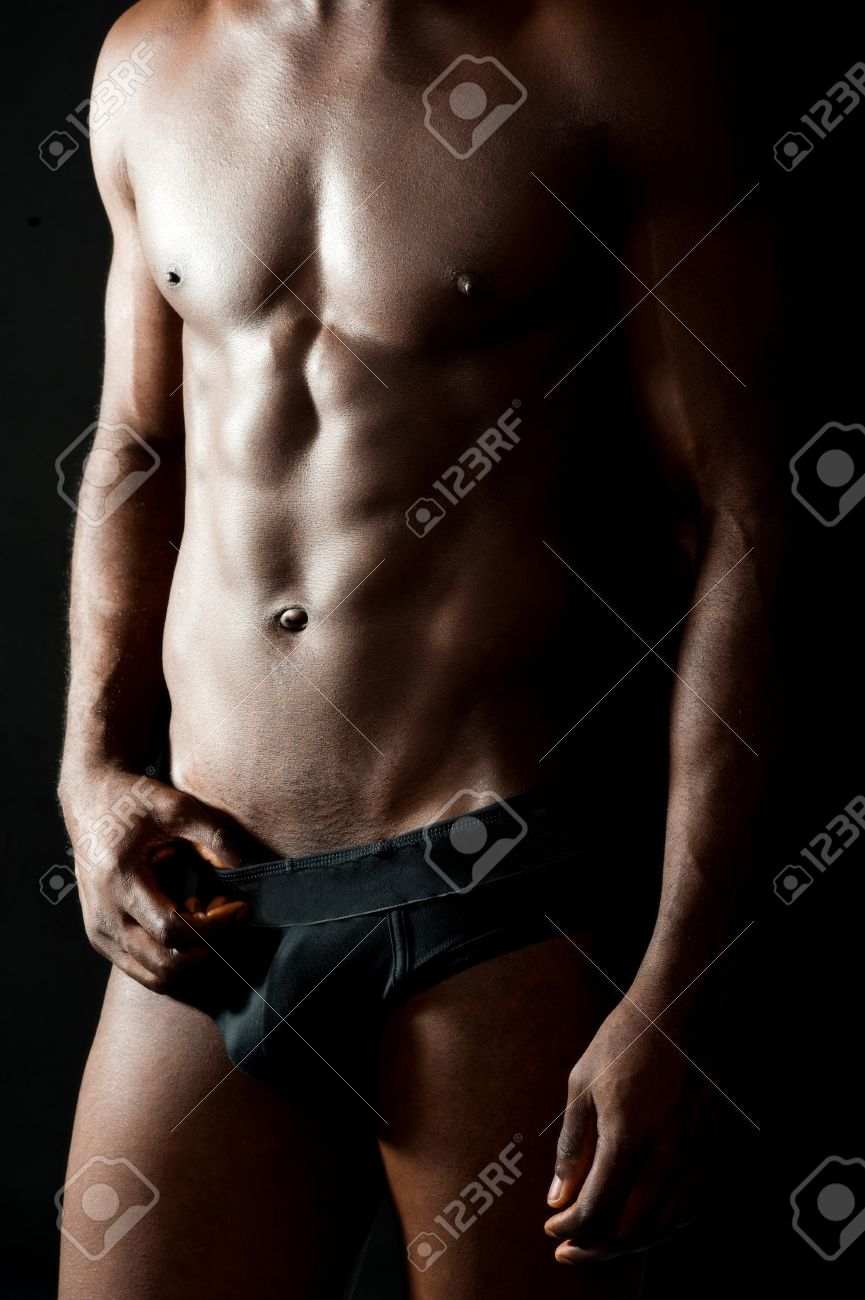 男　裸体 見事な腹筋の筋肉の若い男の裸の胴体の写真素材・画像素材 Image 13236811
