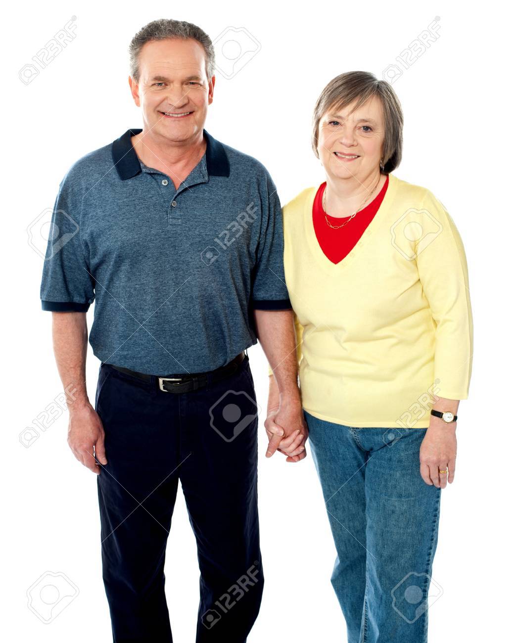 一緒に開催された手で幸せな成熟したカップルのポーズ の写真素材 画像素材 Image