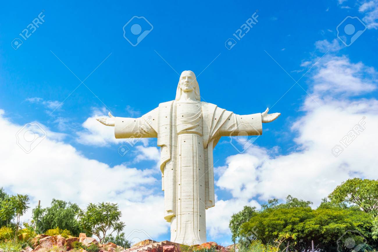 View on world largest Jesus Christ statue in Cochabamba - 88450933 View on world largest Jesus Christ statue in Cochabamba - 88450933