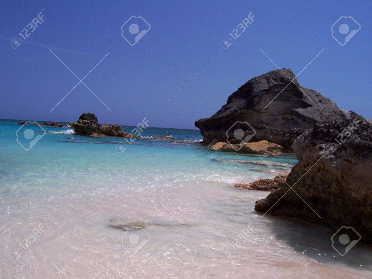 バミューダ島のホースシュー ベイ人気の観光スポットの景色を提供しています の写真素材 画像素材 Image