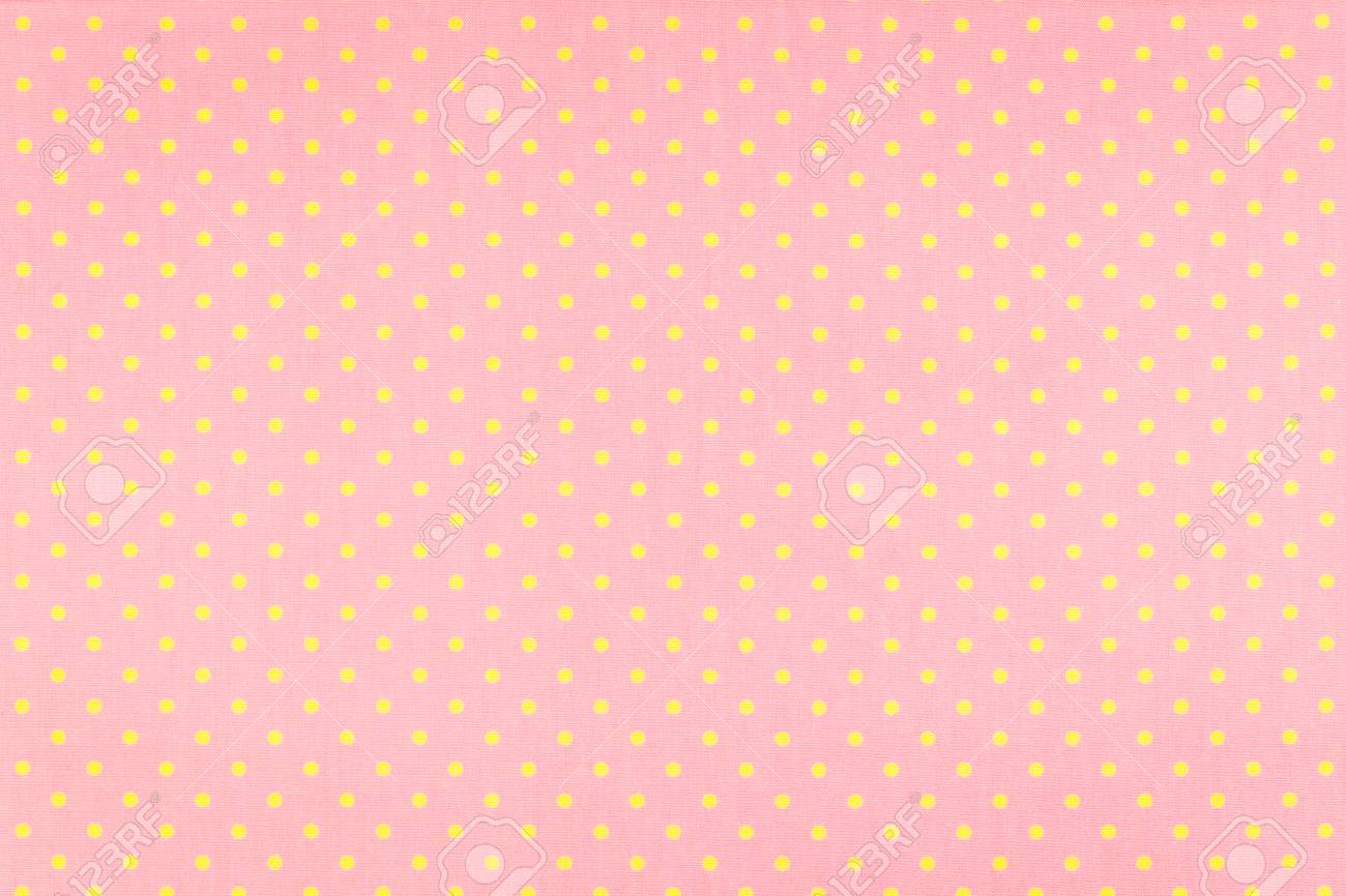 ピンクの水玉生地背景やテクスチャの上の黄色の点 の写真素材 画像素材 Image ピンクの水玉生地背景やテクスチャの上の黄色の点 の写真素材 画像素材 Image