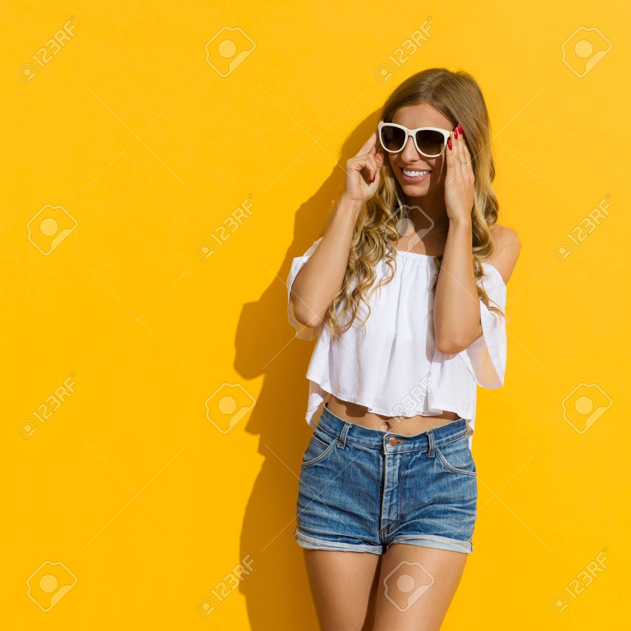 three quarter white jeans