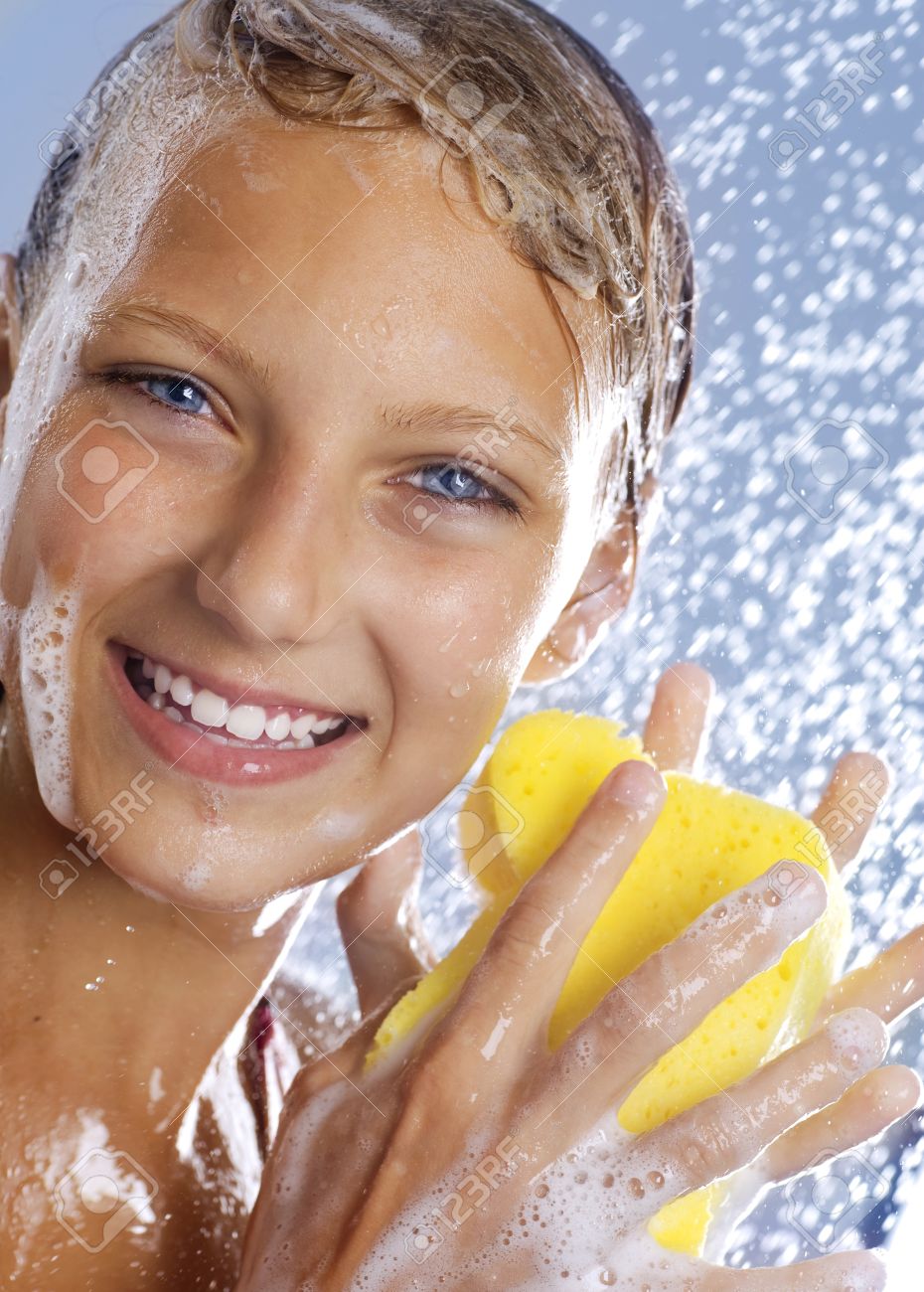 teen girl in shower pics Teen girl in shower pics