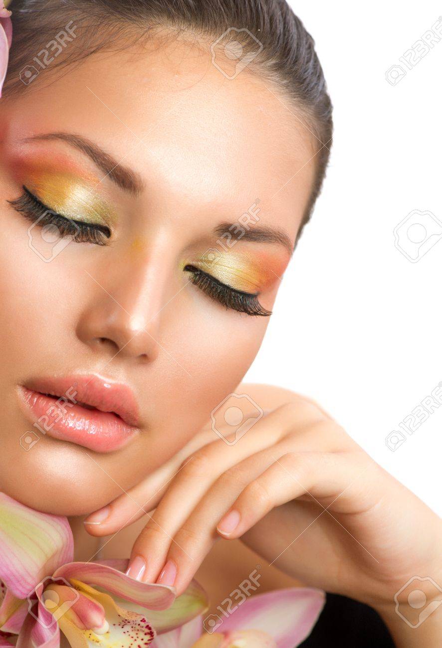 Beautiful Woman Face Perfect Makeup - 15892342 Beautiful Woman Face Perfect Makeup - 15892342