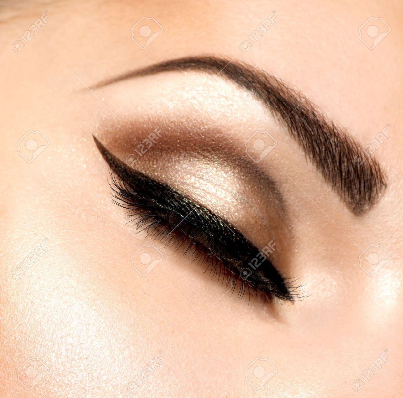 Beautiful Eyes Retro Style Make-up - 19225067 Beautiful Eyes Retro Style Make-up - 19225067
