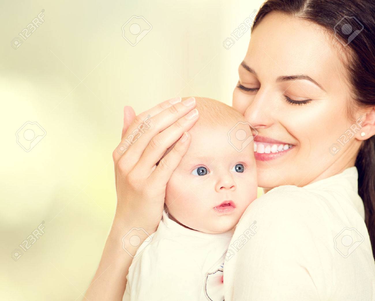 Happy mother and her newborn baby. Maternity concept - 38833536 Happy mother and her newborn baby. Maternity concept - 38833536