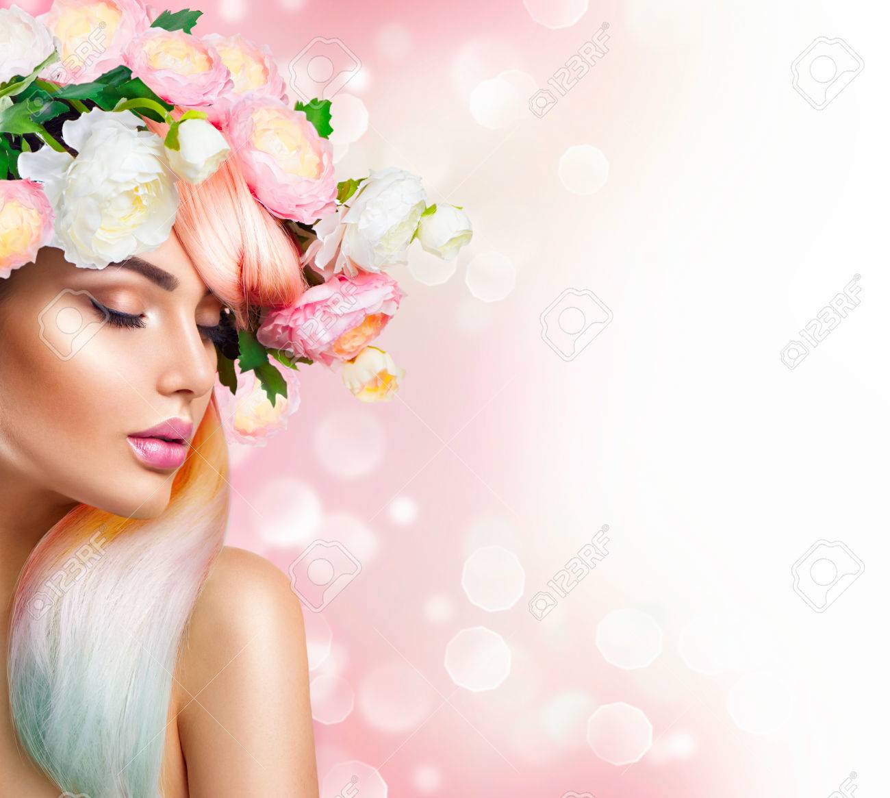女性の頭に咲く花の花輪を捧げる 花の髪型 の写真素材 画像素材 Image 女性の頭に咲く花の花輪を捧げる 花の髪型 の写真素材 画像素材 Image