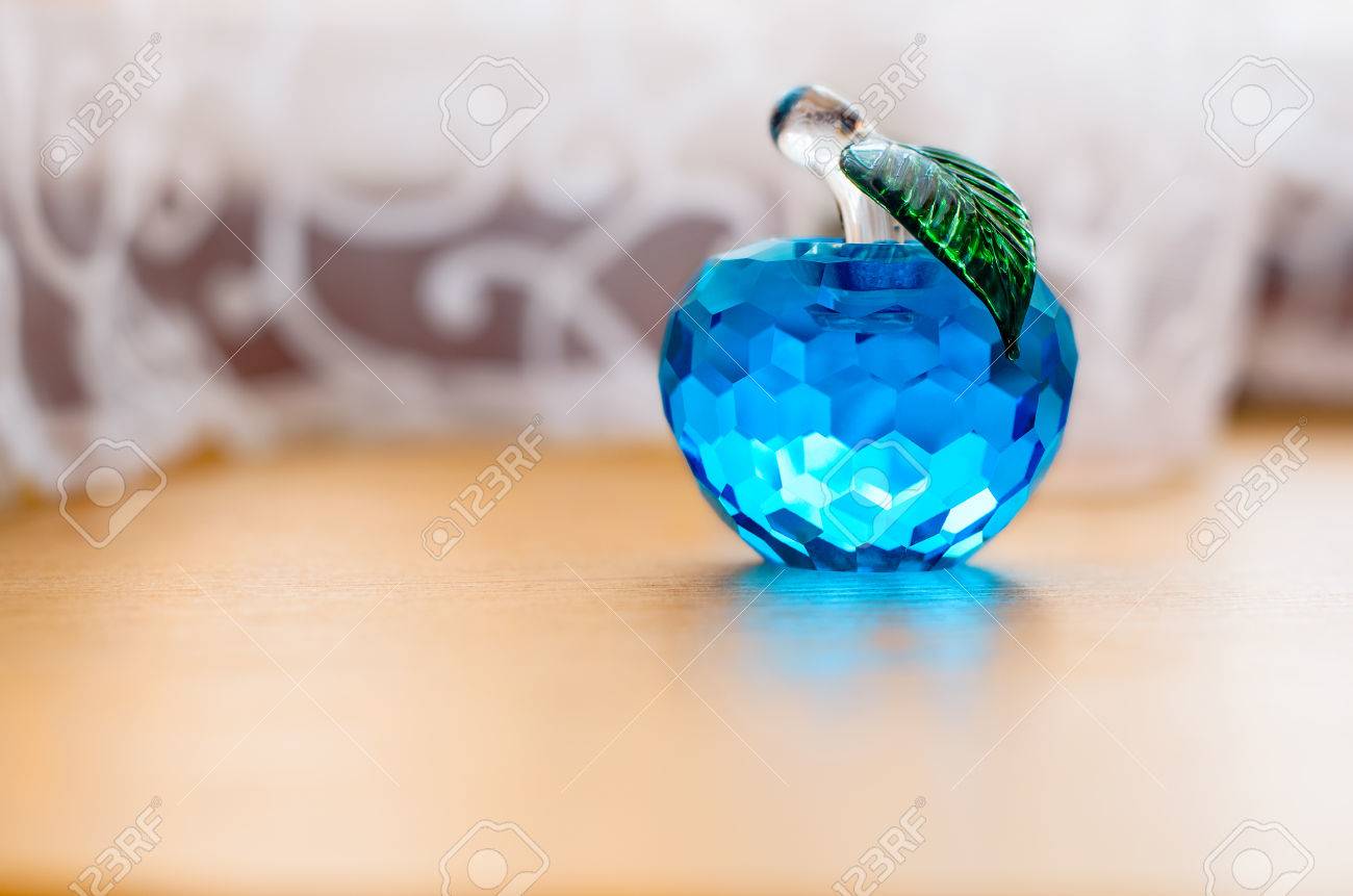 シーグラスアート 青りんごからひょっこり