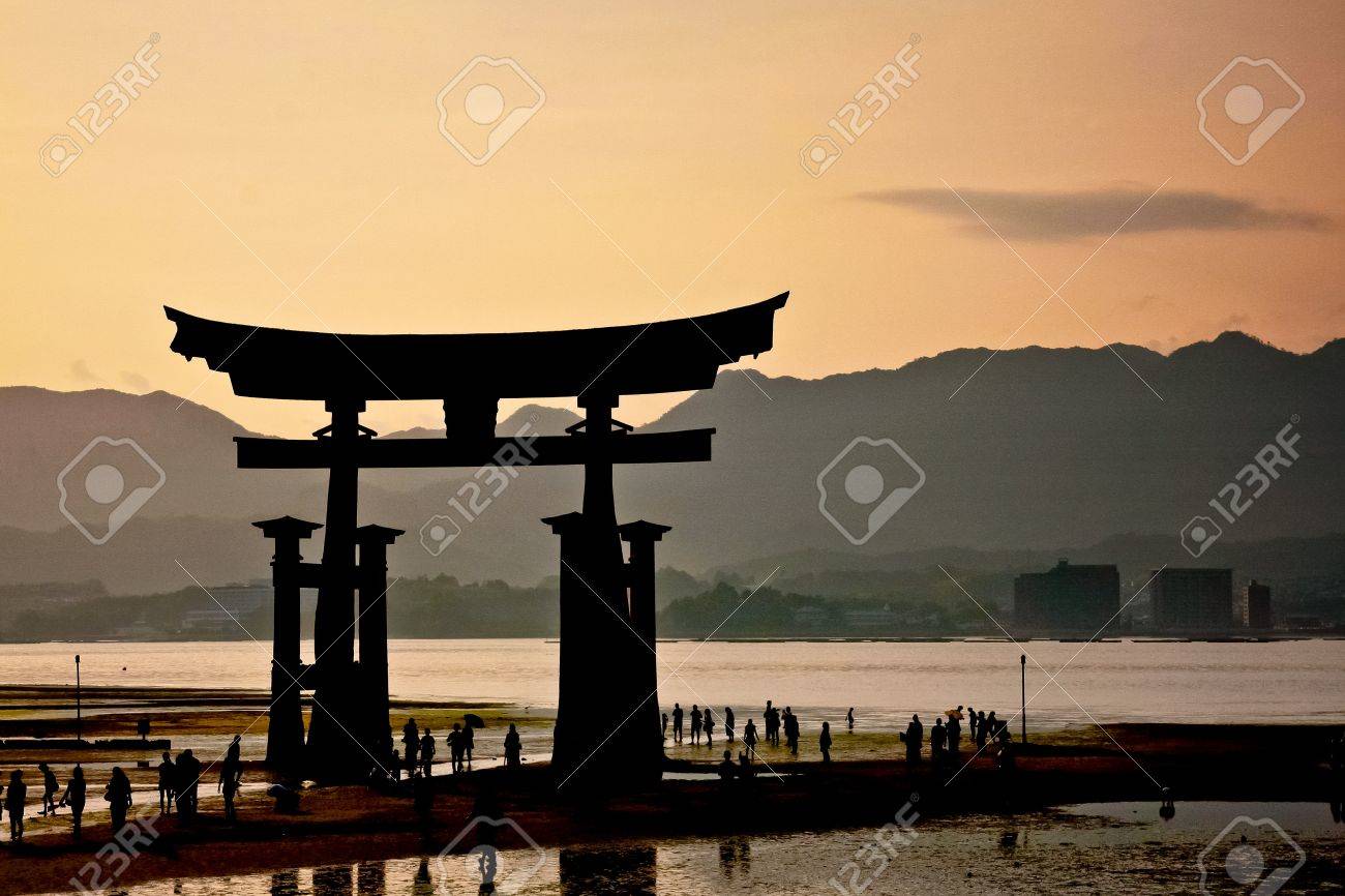 太陽セット 神聖なゲート宮島鳥居諸島ランドマークの広島 日本 の写真素材 画像素材 Image 太陽セット 神聖なゲート宮島鳥居諸島ランドマークの広島 日本 の写真素材 画像素材 Image