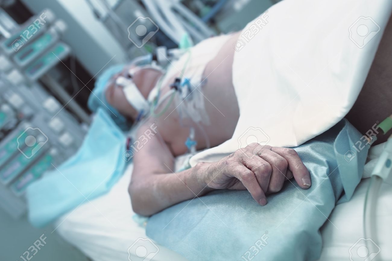 Old man dies in hospital. - 61163319 Old man dies in hospital. - 61163319