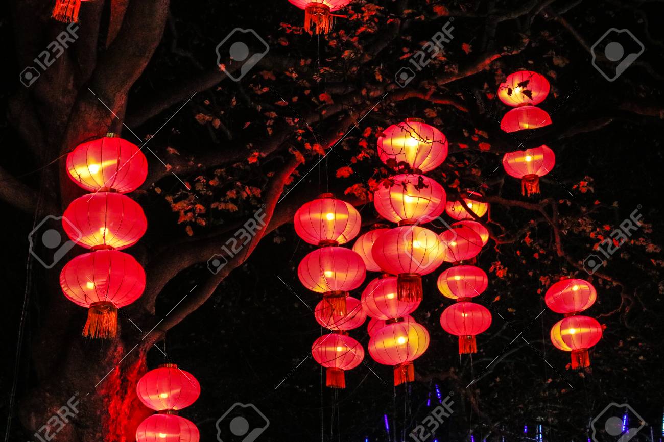 red chinese lanterns