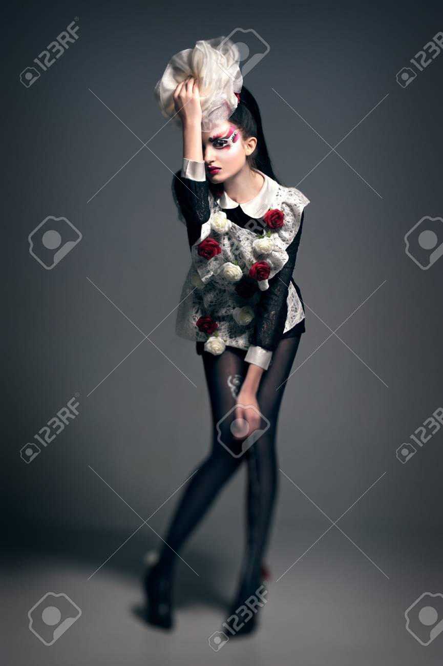 派手な化粧の女 の写真素材 画像素材 Image