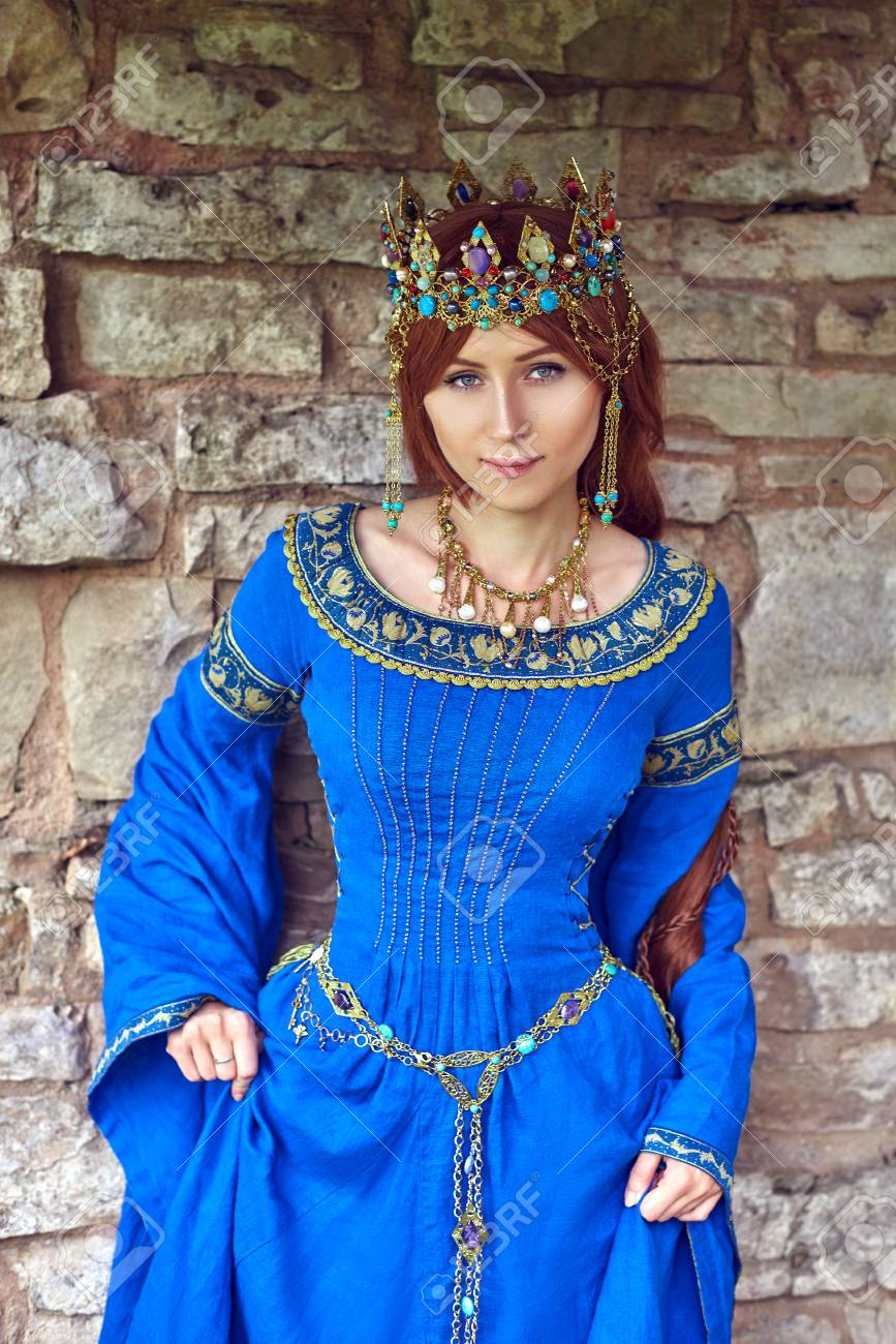 美しいアキテーヌのエレノア 公爵夫人およびイギリスおよびフランスの高い中間年齢の女王 リチャード ライオン ハートの母 の写真素材 画像素材 Image 美しいアキテーヌのエレノア 公爵夫人およびイギリスおよびフランスの高い中間年齢の女王 リチャード ライオン ハートの母 の写真素材 画像素材 Image