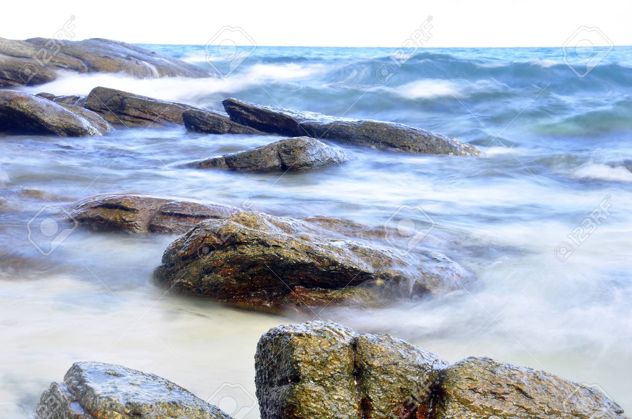 ウェーブ ライン諸島 の写真素材 画像素材 Image