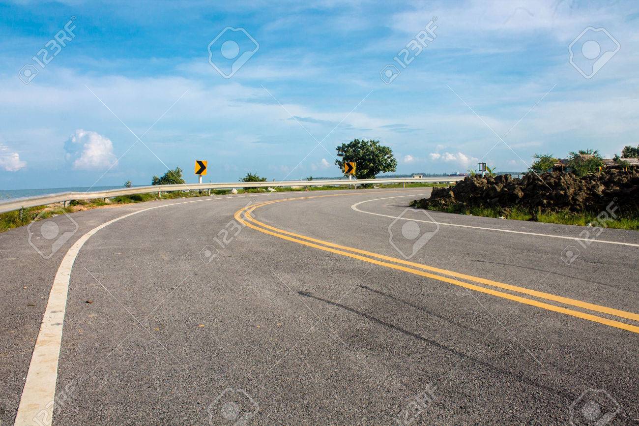 道路 通り 高速道路のカーブ の写真素材 画像素材 Image