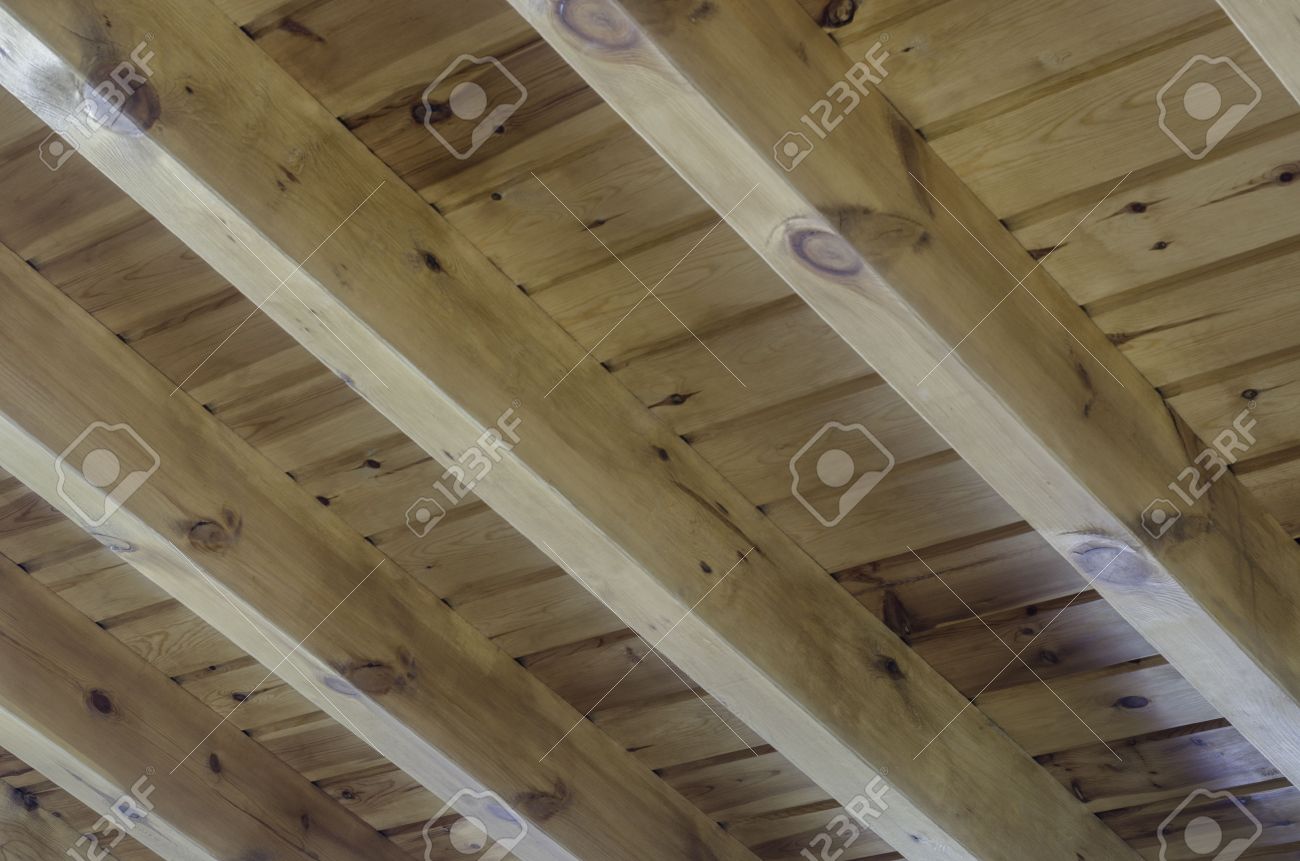 Legno di castagno prezzo. vendita e lavorazione di travi tonde in ... Tetti in legno di castagno