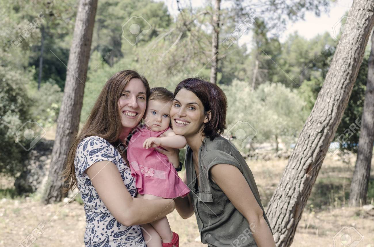 Moms Lesbians Free Pictures