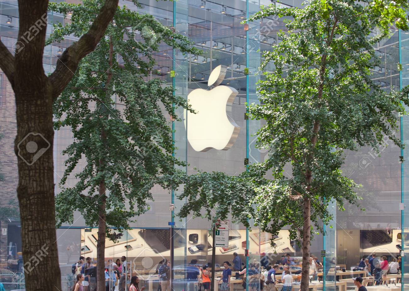 Broadway Plaza - Apple Store - Apple