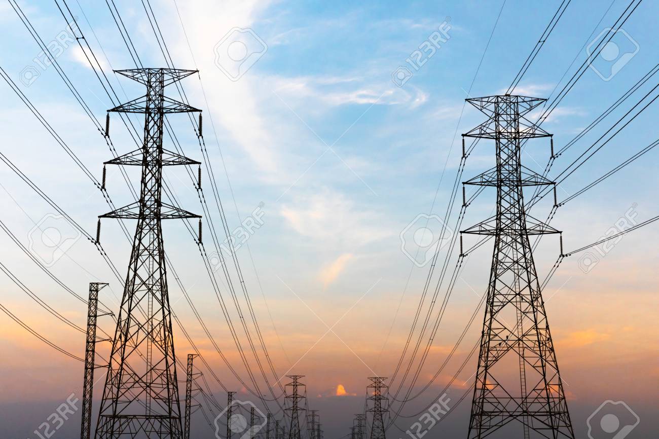 La Silueta De La Noche De Transmisión De Electricidad Pilón Fotos, Retratos, Imágenes Y Fotografía De Archivo Libres De Derecho. Image 86956228.