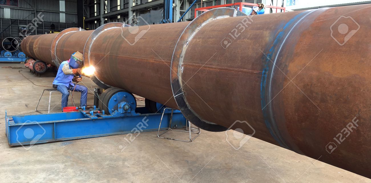 welding technician weld big pipe work in oil and gas offshore welding technician