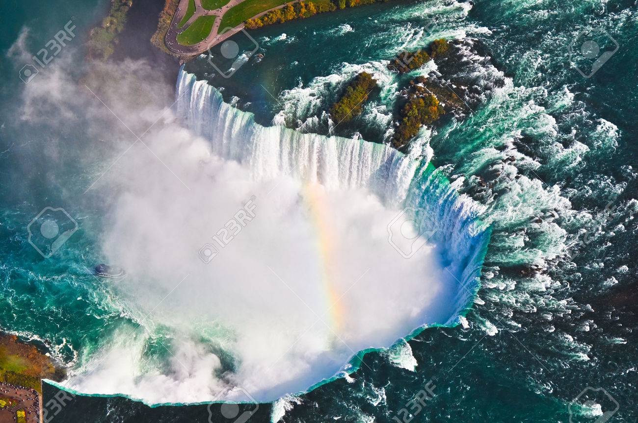 ナイアガラの滝 カナダとアメリカ合衆国の航空写真 の写真素材 画像素材 Image
