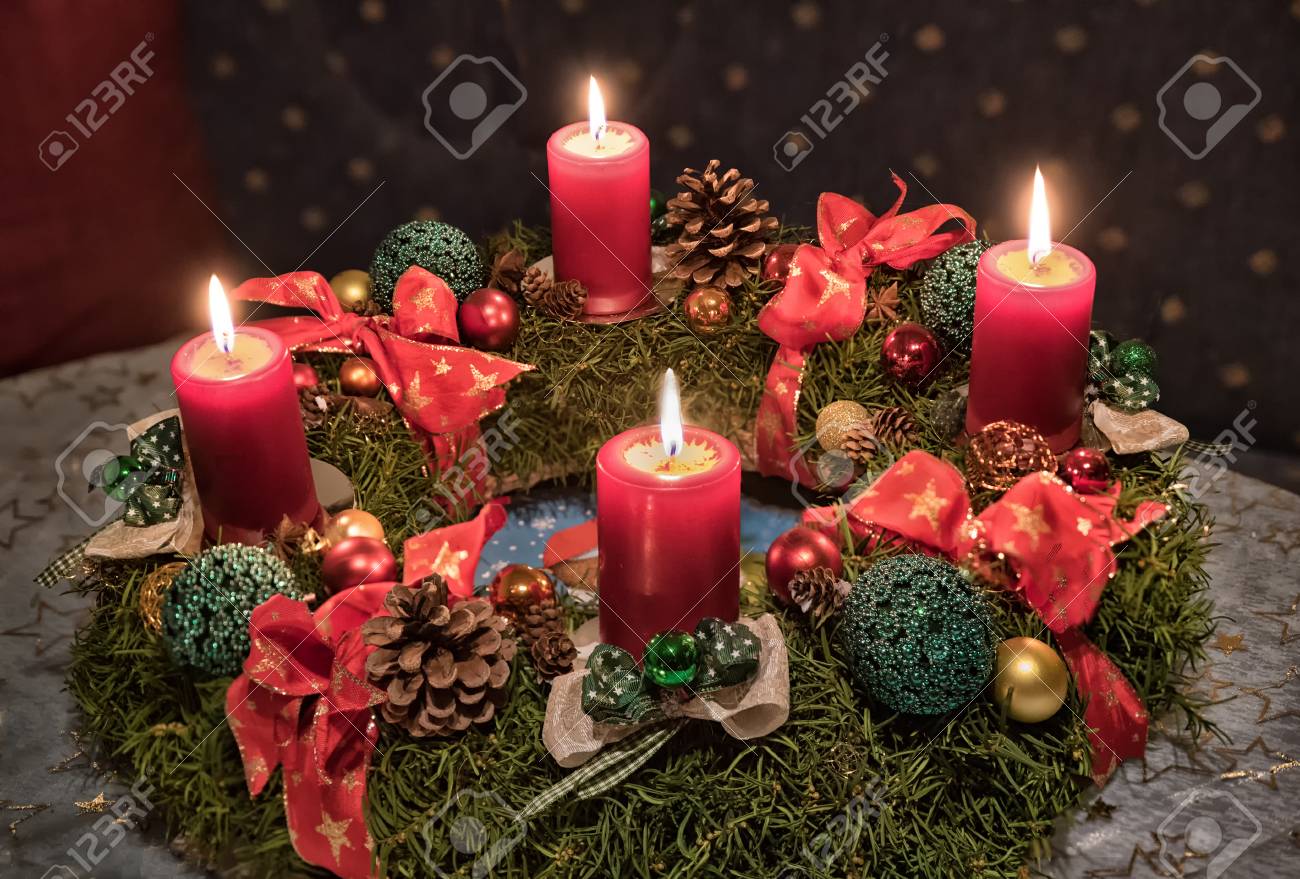 Bougie Longue BRUBAKER Lot 3 Bougies Avent Violette + 1 Rose - Bougies Coniques 24cm, Tradition Chrétienne - Décoration Noël Bougies Avent Couronne