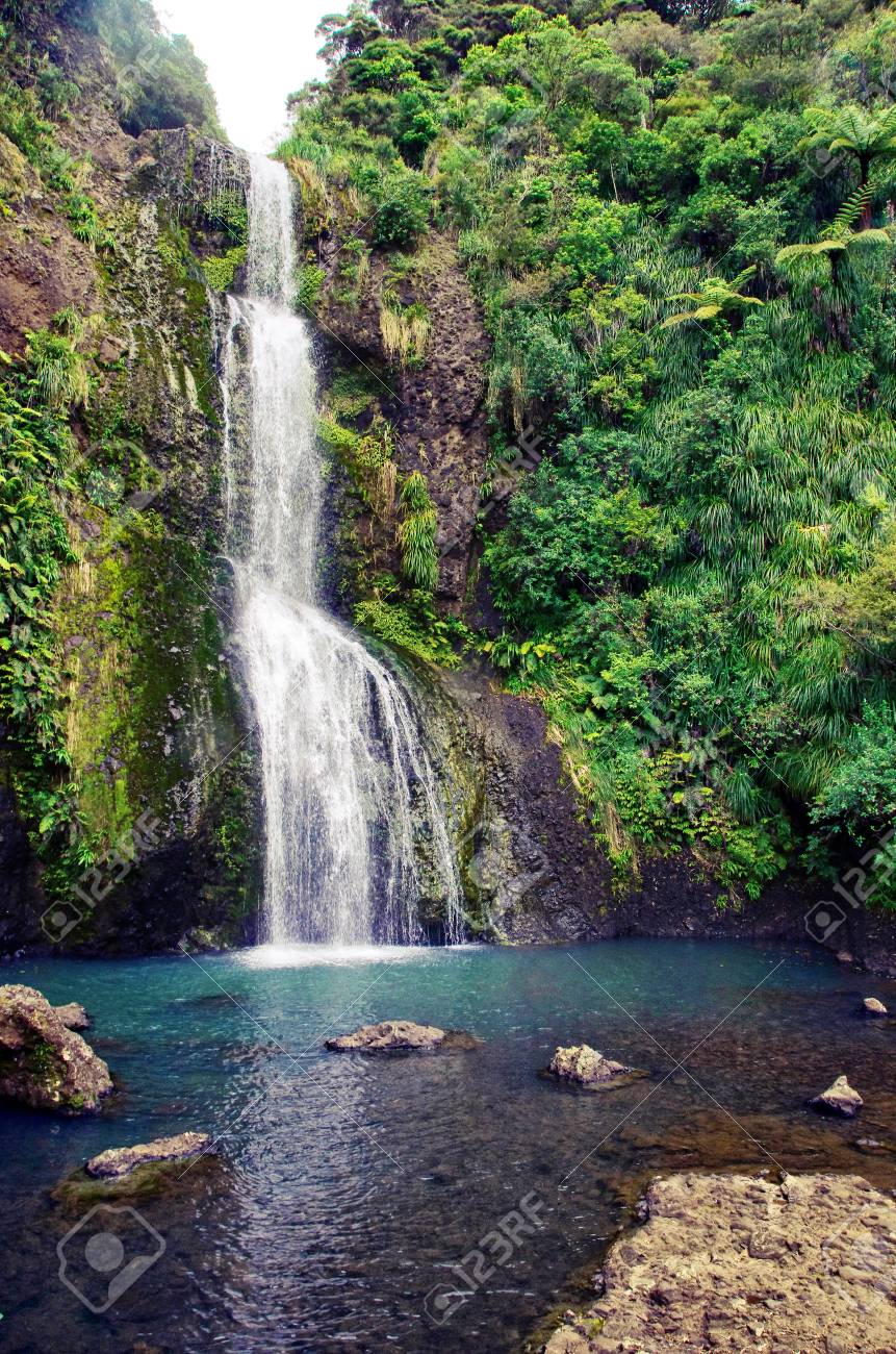 Wonderful Waterfalls In New Zealand Kitekite Falls On South