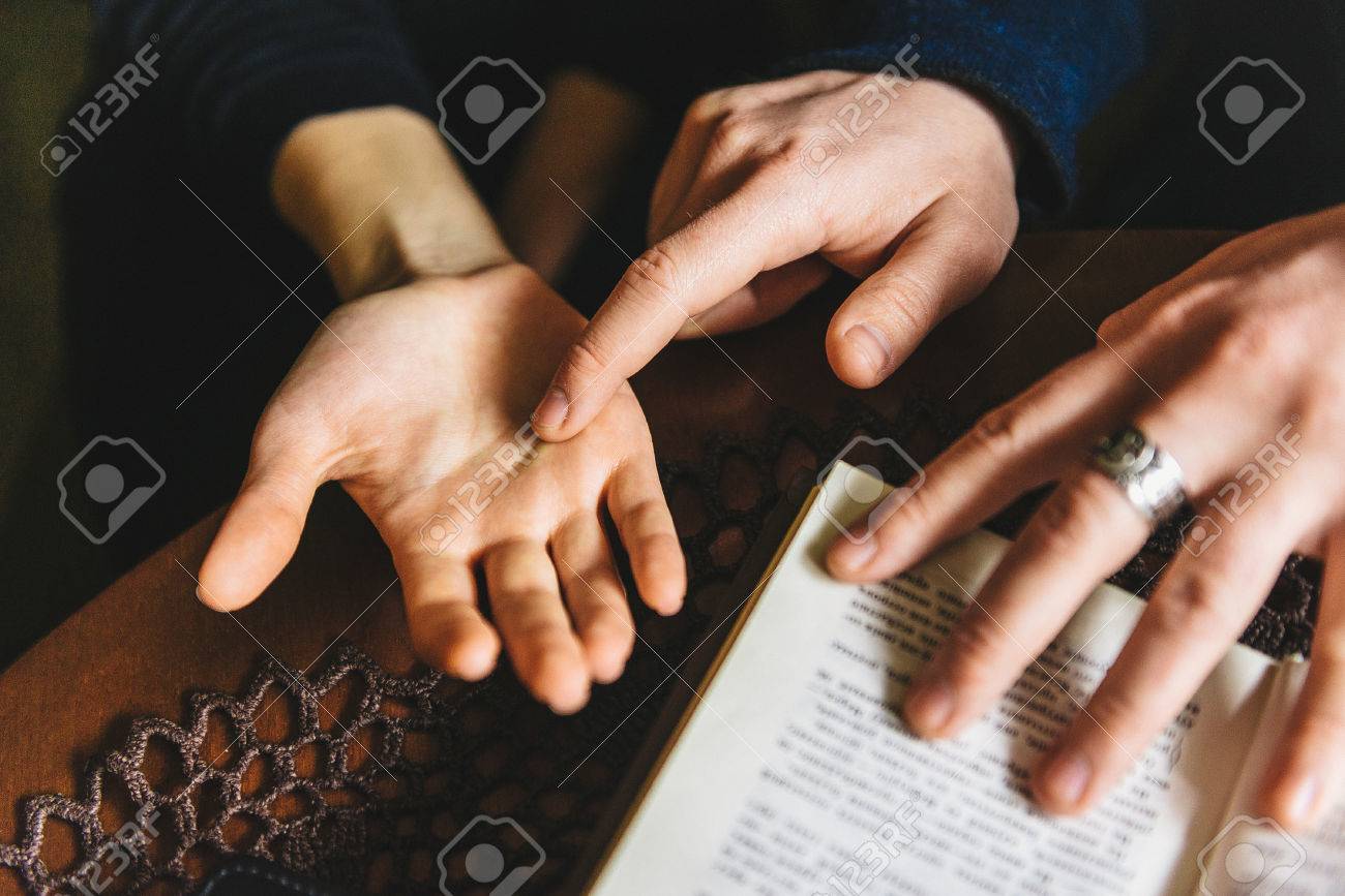 Guessing on the hands (palmistry): the value of lines 99 Guessing on the hands (palmistry): the value of lines 14