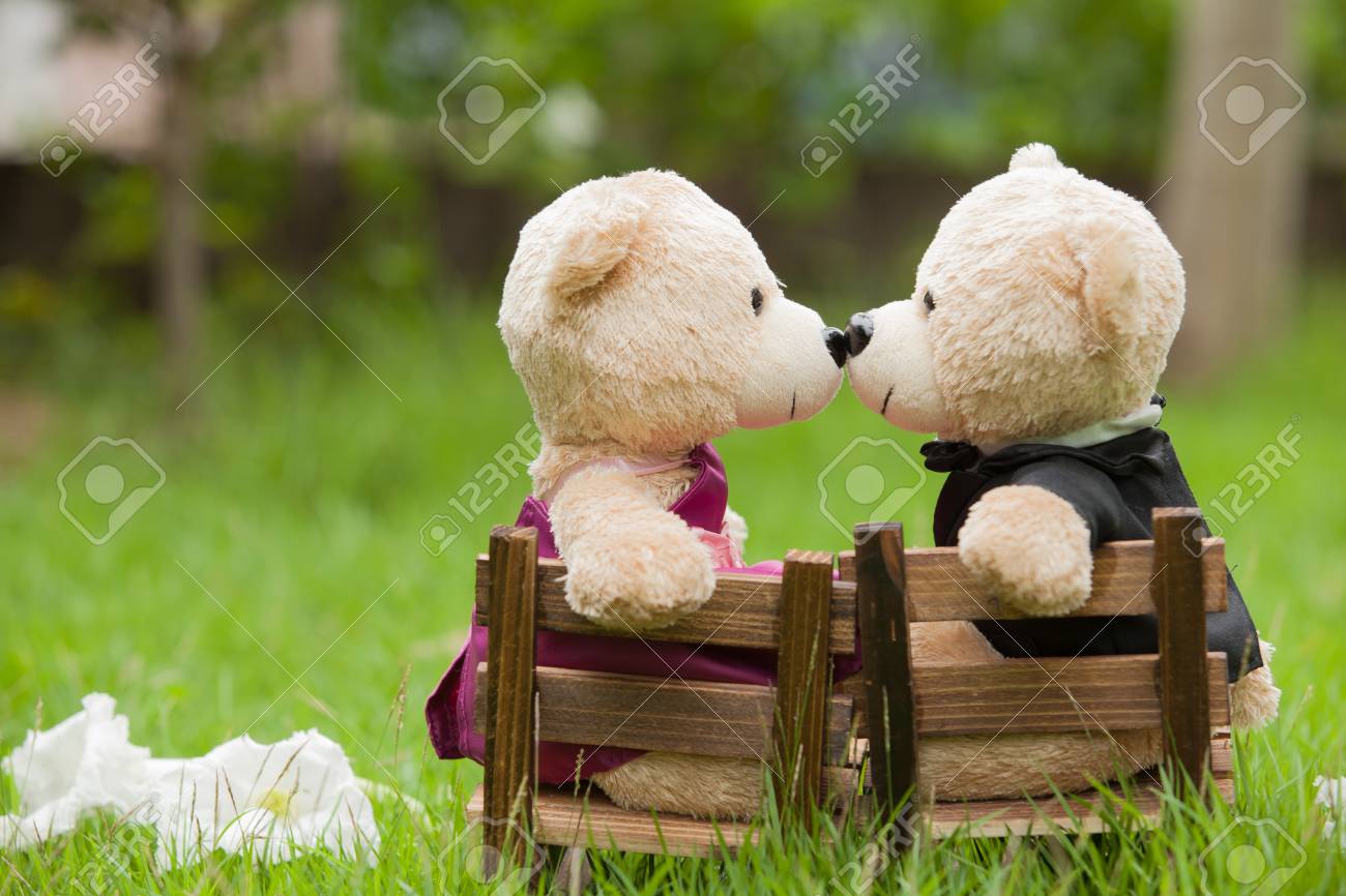 teddy bear kiss