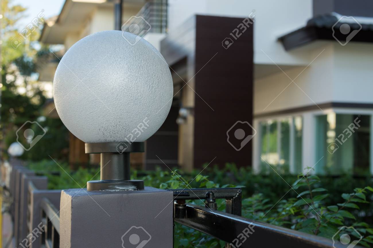 modern gate lamp