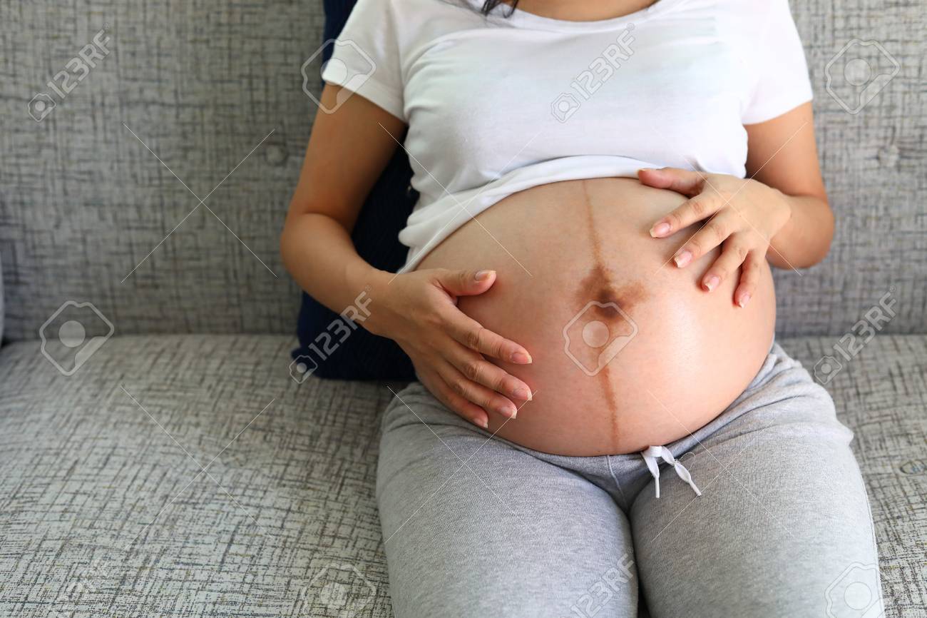 Mujer Madre Embarazo 9 Meses Mano Mamá Padre Abrazo Bebé En Embarazada