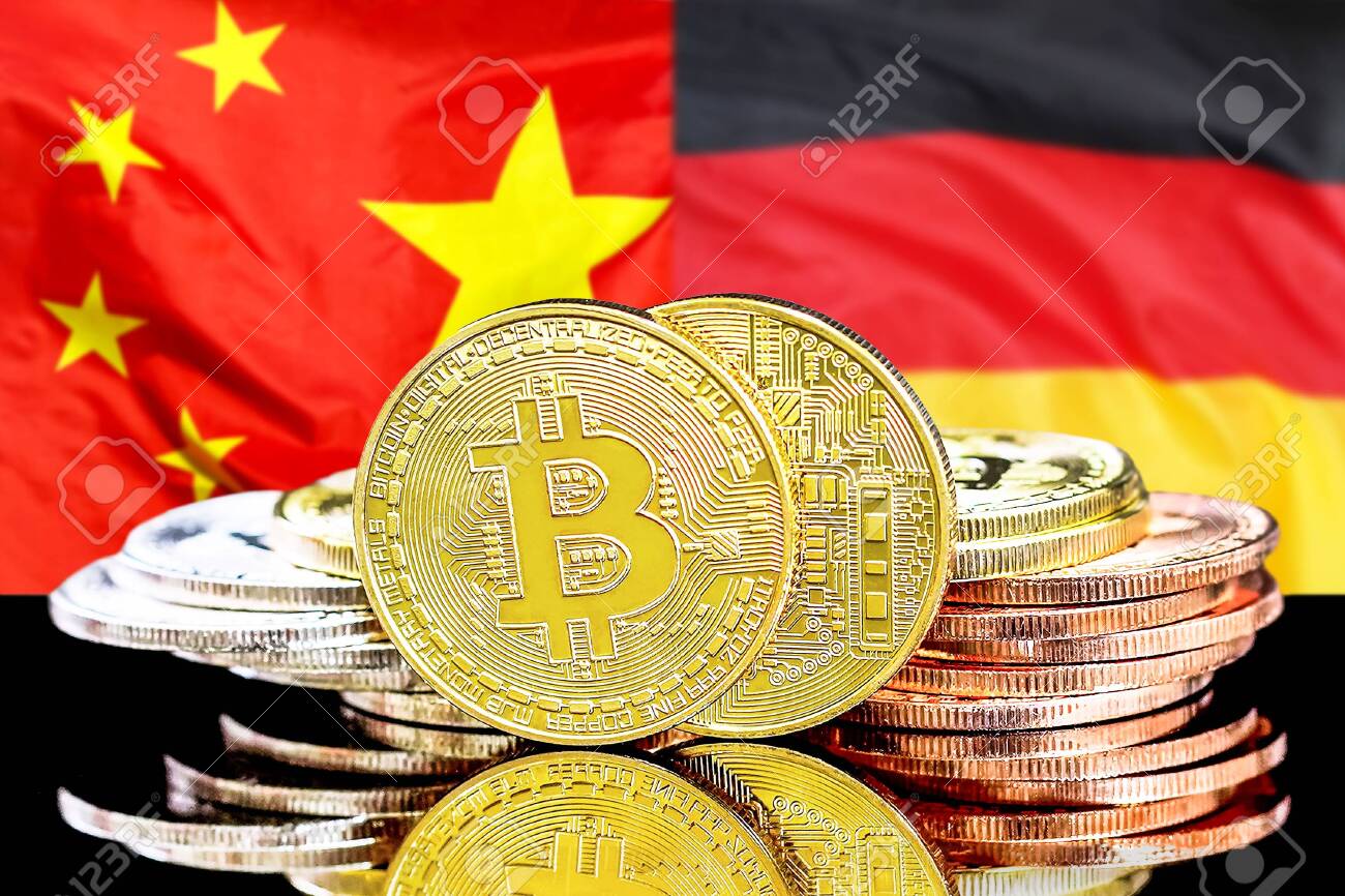 중국과 독일 국기의 배경에 있는 비트코인. 중국과 독일의 암호화폐 및 블록체인 기술 투자자를 위한 개념입니다. 로열티 무료 사진,  그림, 이미지 그리고 스톡포토그래피. Image 122321351