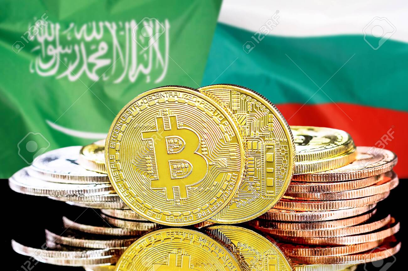사우디아라비아와 불가리아의 암호화폐 및 블록체인 기술 투자자를 위한 개념. 사우디아라비아와 불가리아 국기의 배경에 있는 비트코인.  로열티 무료 사진, 그림, 이미지 그리고 스톡포토그래피. Image 126669300