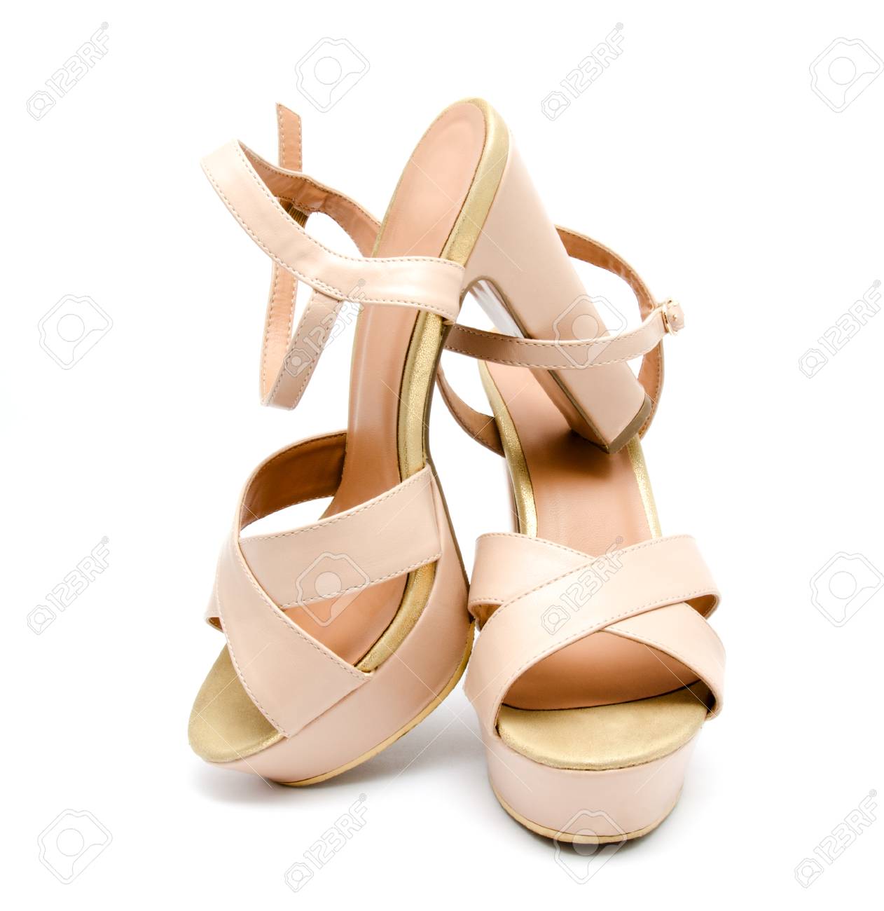zapatos beige mujer