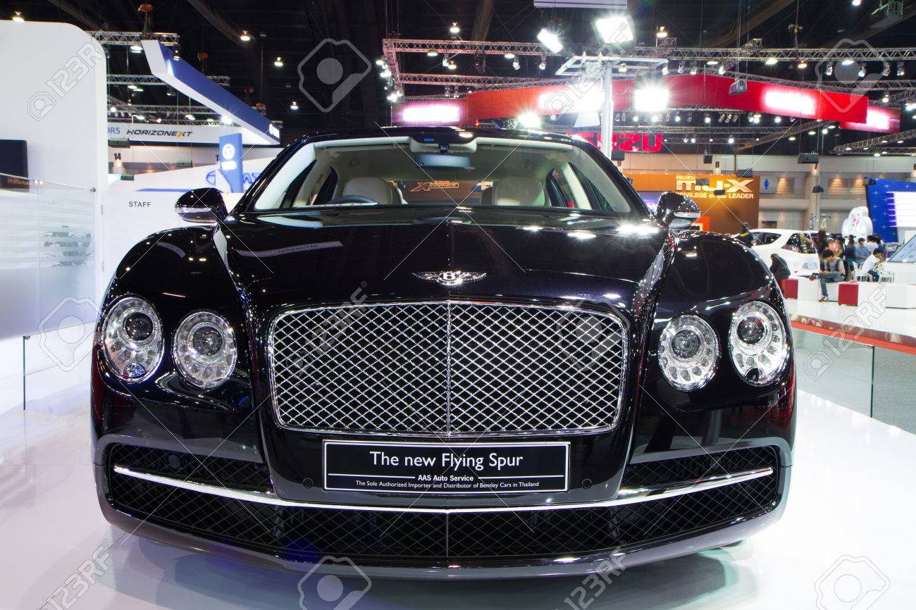Immagini Stock Nonthaburi 9 Dicembre Bentley La Macchina Nuova Flying Spur Al 30 Thailand International Motor Expo Il 9 Dicembre 13 Nonthaburi Thailandia Image 2433